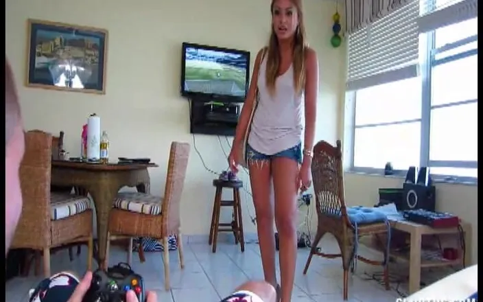 Club Tug: Video Games Can Be Distracting