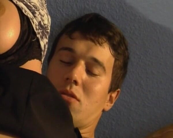 Deutschland Porno X: Freche frauen wollen in den arsch gefickt werden