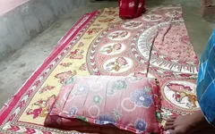 Esposa de amigos vem em casa para mostrar buceta à noite