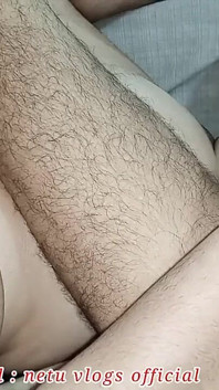 Desi Netu mi fa una sega prima, poi la scopo nel culo a Pecorina