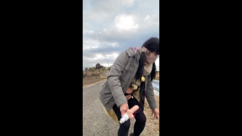 megu2002: No121 masturbazione per strada con una passeggiata mattutina presto