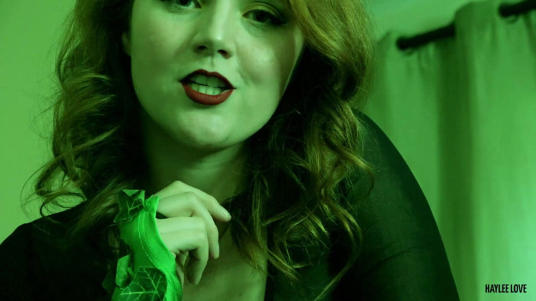 Haylee Love: Poison Ivy face din Robin sclavul ei, partea 3