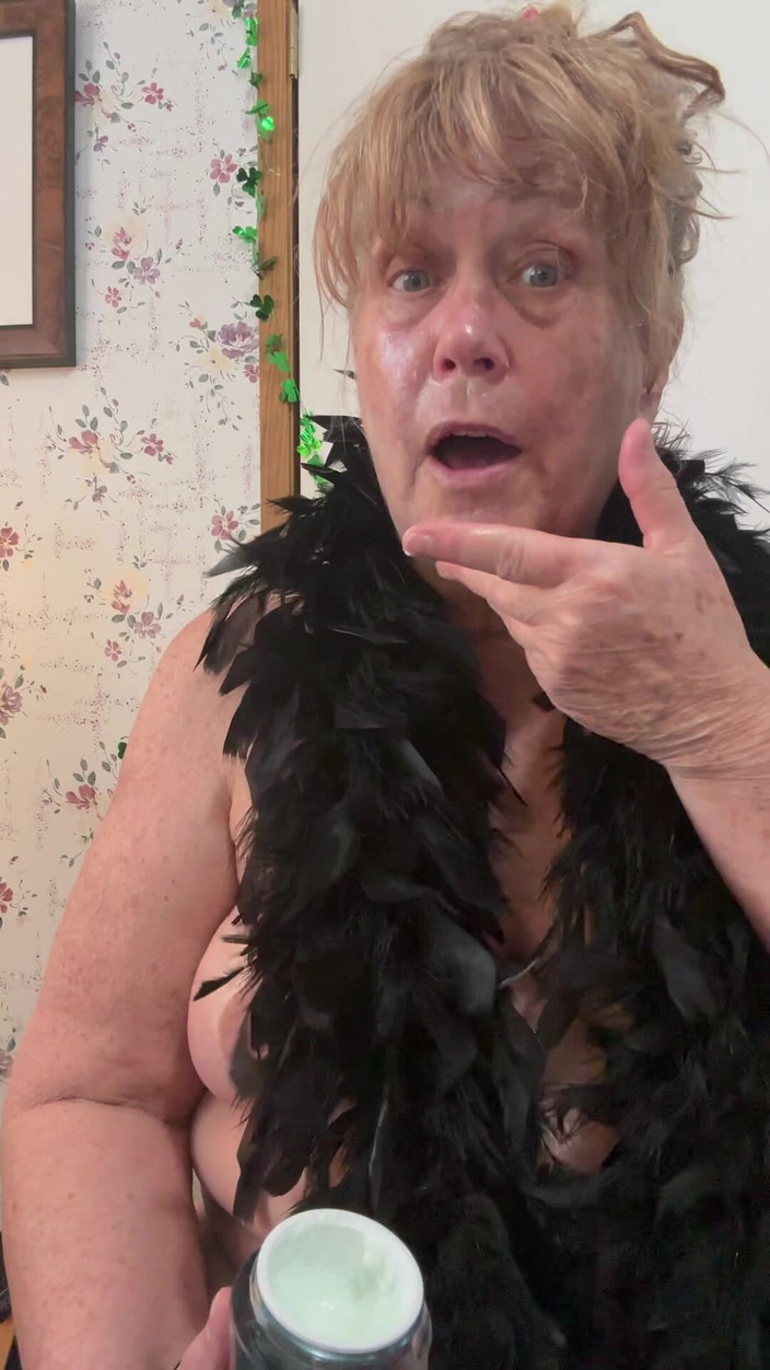 Big Ass 4 U: Yüzümde kremini bekliyorum