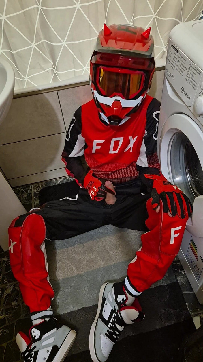 Sneakersmax98: Tempat yang bagus untuk dibasah gear