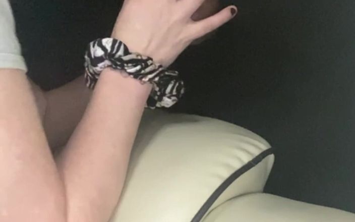 Sluttybritt: Versauter britt behandelt Papis großen schwarzen schwanz