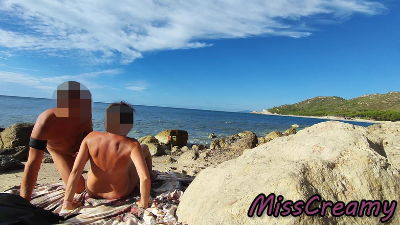 Miss Creamy: Cizinci přistihli moji manželku, jak se dotýká a šuká mého velkého...