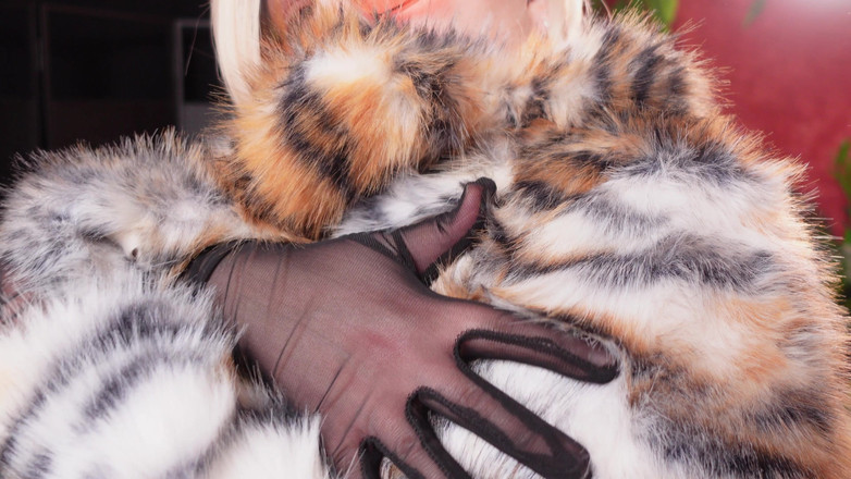 Arya Grander: Ateşli kürk manto koleksiyonu - bölüm 3. Fetiş orta yaşlı seksi kadın...