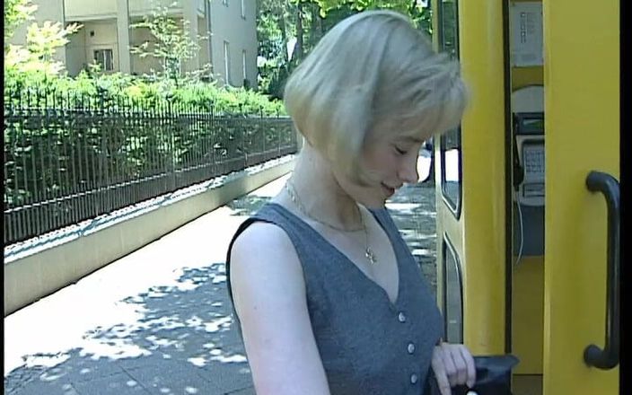YOUR FIRST PORN: Jessy Fingert Bis Zum со счастливым окончанием - Jessy пальцами, пока у нее не будет счастливое окончание