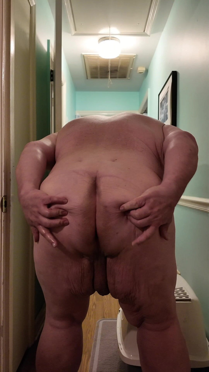 GeneWadexxx: Papa se détend et Bates