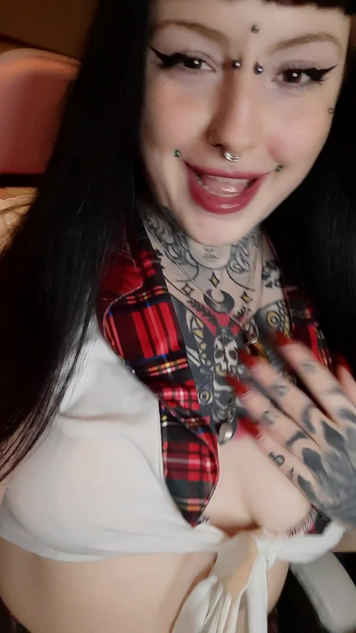 Yourfavecumslut: Рольова гра в гігантській травній системі