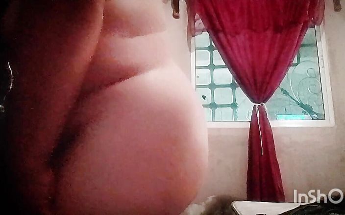 Gloryhot69: Zralá MILFka posílá sexy video svému milenci po koupeli