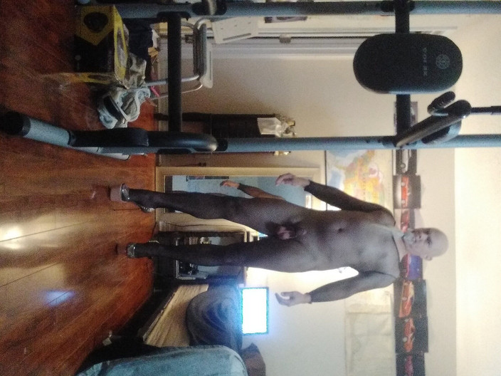 MrLeggs: 全长渔网是迄今为止最好的一个，头到脚是走球的方式，可以像他们所说的那样自由