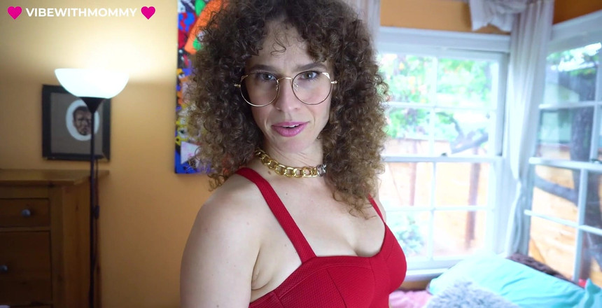 VibeWithMommy: O mamă sexy evreică este însămânțată cu băiatul meu din Marea...