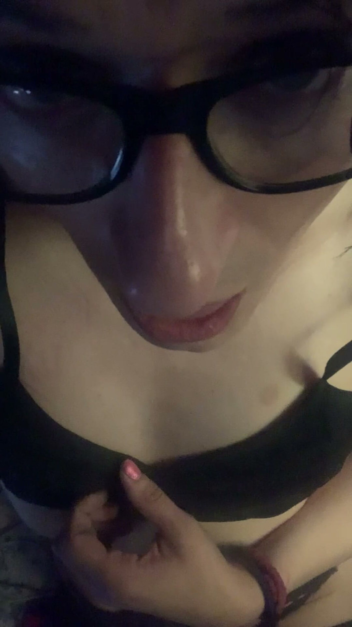 Elle-P: Fit Pretty Trans Latina Gooner com bunda grossa em castidade...