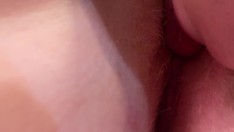 AmyHi: Stiefbrust leckt zum ersten mal meine rote muschi von jungfräulicher