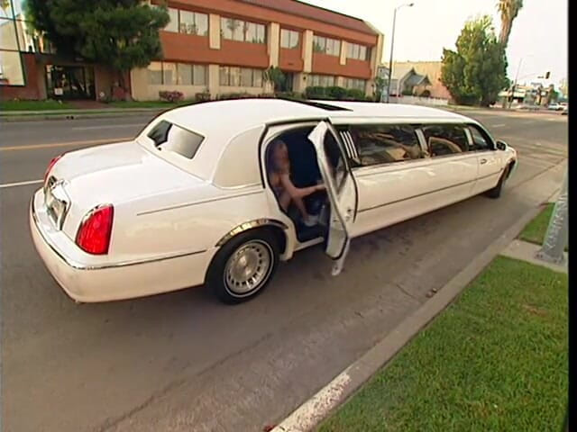 Teen Seduction: Teen girl gets fucked in the limousine by rich guy