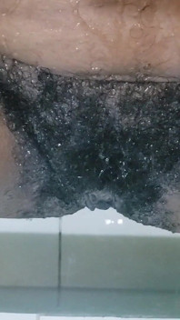 Parte 2: me sentí tan emocionado que me hubiera gustado haber tenido un orgasmo interminable en la ducha