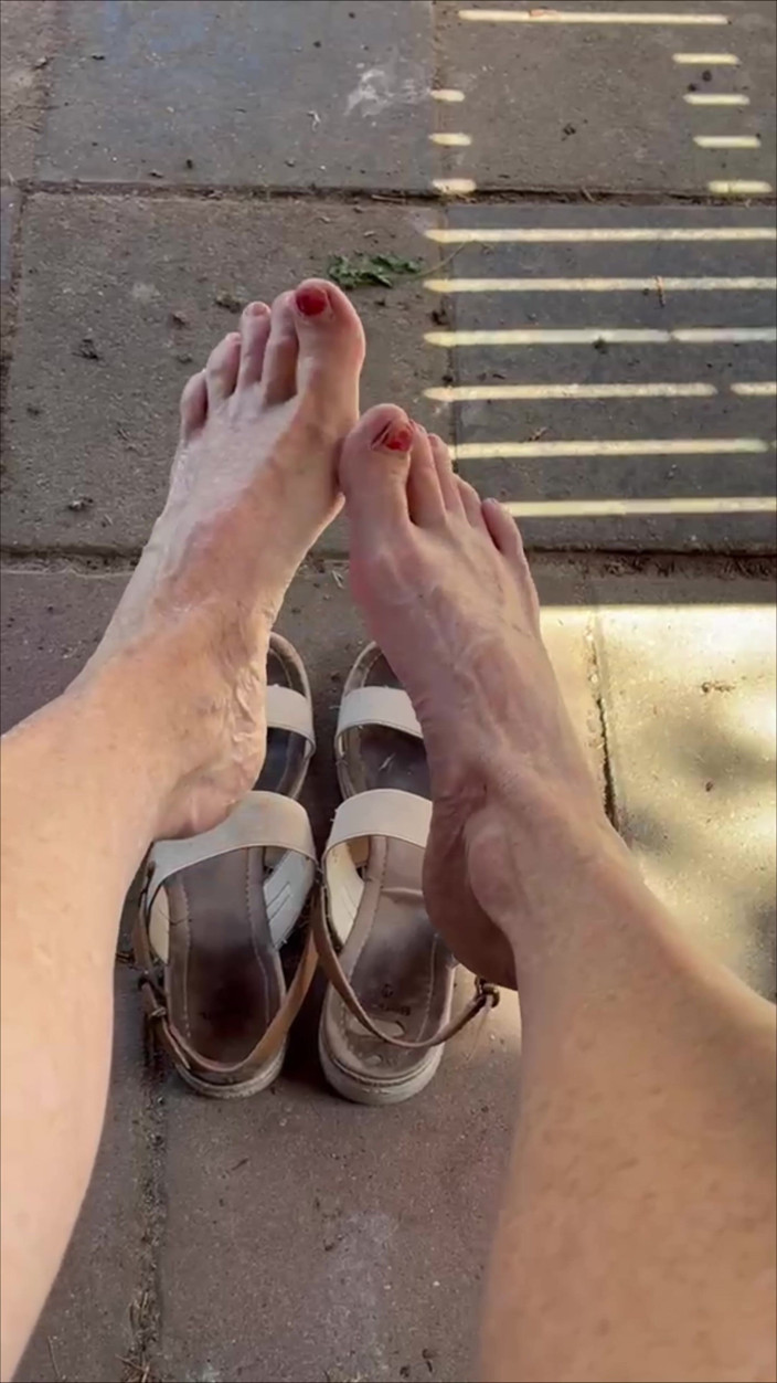Goldschatz59: My Old Feet Have a Short Break