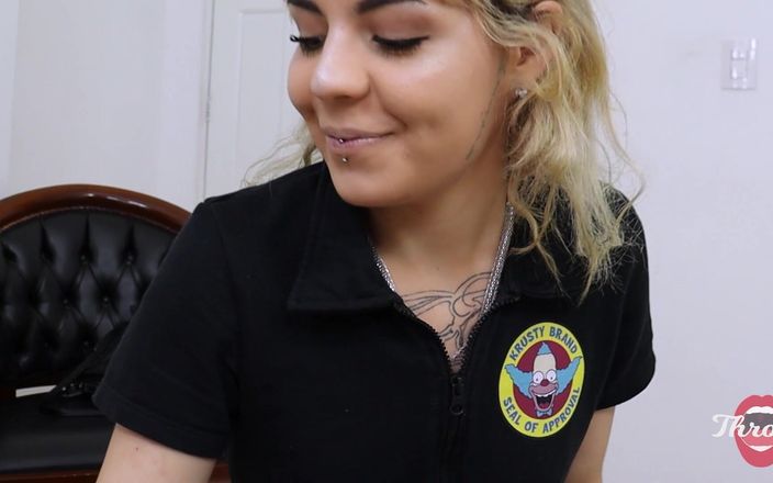 Lady Snow Brasil: Cette blonde coquine adore me sucer la bite jusqu’à ce...