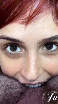 La schiava moglie troia rossa viene dominata