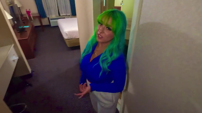 Spanishxbarbiie: 5 Star Massage!!