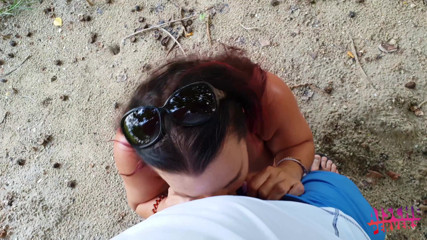 Aische Pervers: Pot să mă fut aici, pe plajă