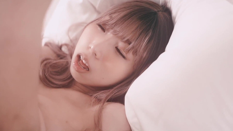 Asian Milfs n Teens: 中国の花嫁は式典の前にゲストのディックスを試しました - Perv Milfs n Teens