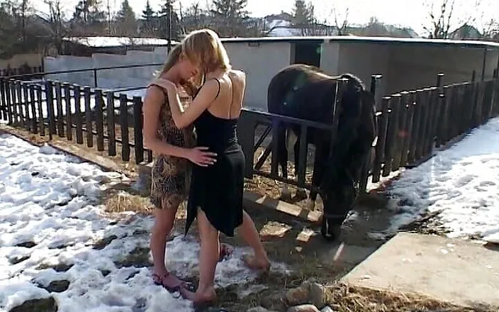 Planete Francaise: Superb French Babes Sharing Big Dildo