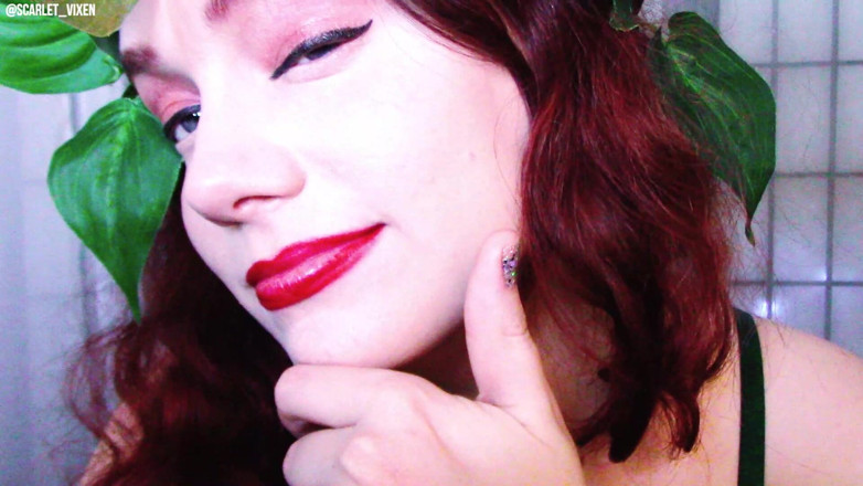 Scarlet Vixen: Gura dependentă a lui Lady Ivy