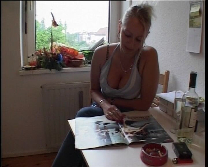 German Fuck Movie: Hinter Deutschen Türen Wird Fleißig Gefickt - Kompletter Film