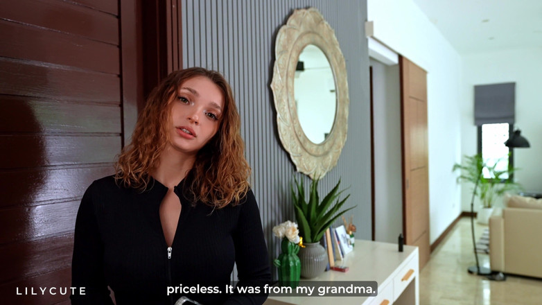 Lily Cute: La ragazza delle consegne lascia partire il pacco paga con...