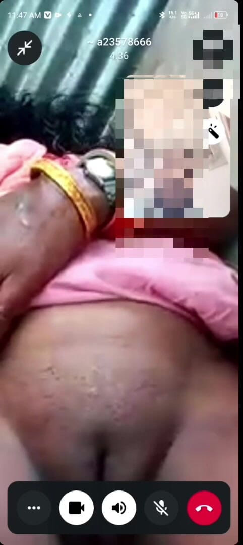 AkashKumar: Desi Video Call Me Gand Dikhai Gaw Ki Bhabhi