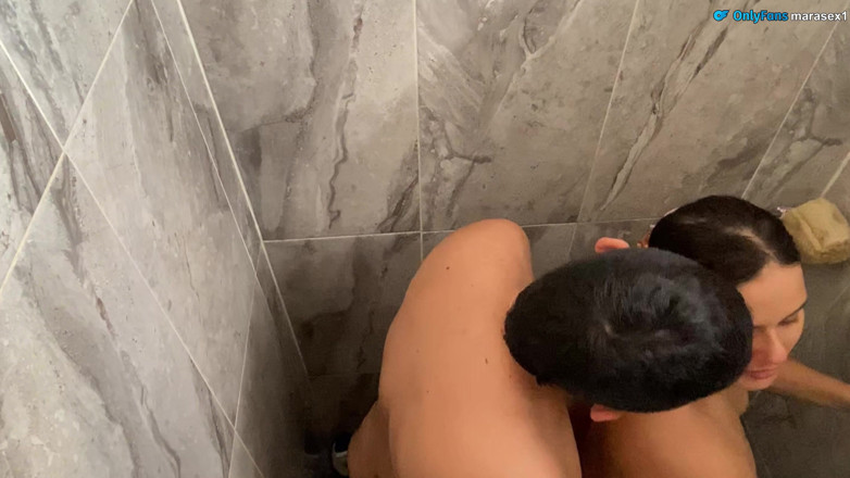 PronoiaMey: Je séduit ma coloc et me fait éjaculer sur les seins -...