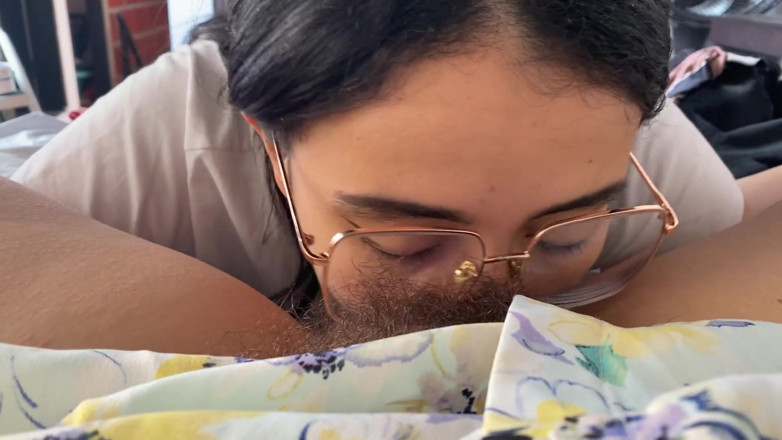 zoemelissa: 女同吮吸甜美毛茸茸的灌木