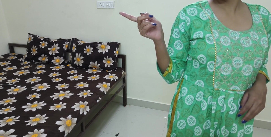 Saarabhabhi6: 印地语性爱故事角色扮演 - 印度嫂子在性爱期间给姐夫洗澡