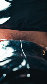 Pacarku ngentot memekku pakai dildo sebelum aku crot di dalam!