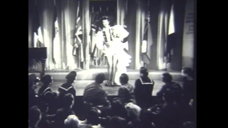 The Unforgettable: Девушка в театре