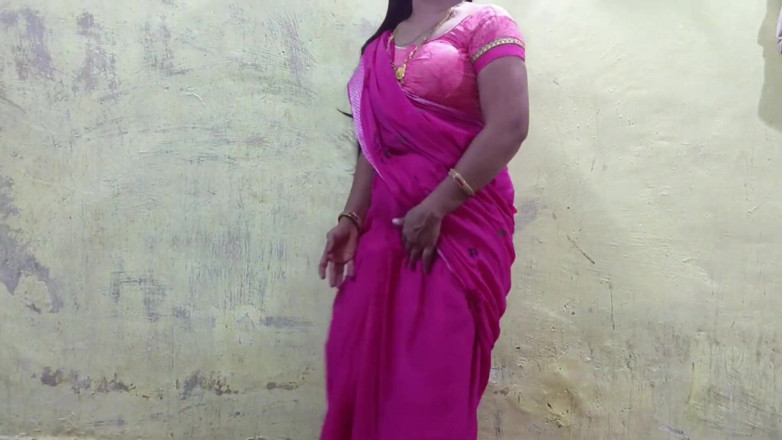 Mumbai Ashu: Bhabhi indiancă sexy cu sex complet nud