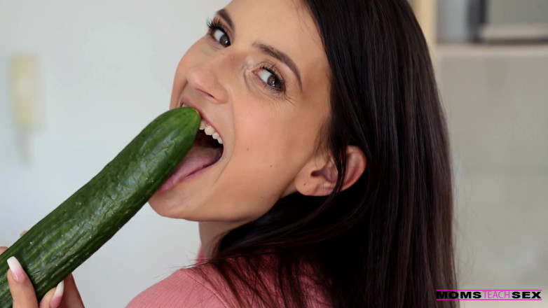 Moms teach sex: Seducido por mis novias madrastra - T13: e10