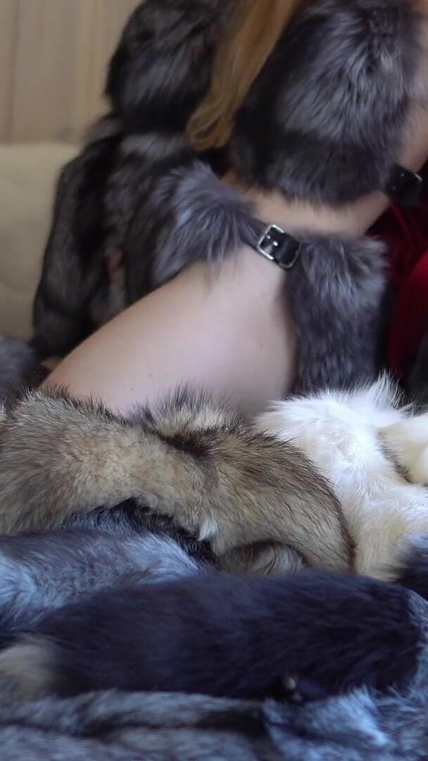 Playing and Teasing with a Lot of Fur! Masturbation in a Fur Coat (OttaKoi) Playing and Teasing with a Lot of Fur! Masturbation in a Fur Coat (OttaKoi)