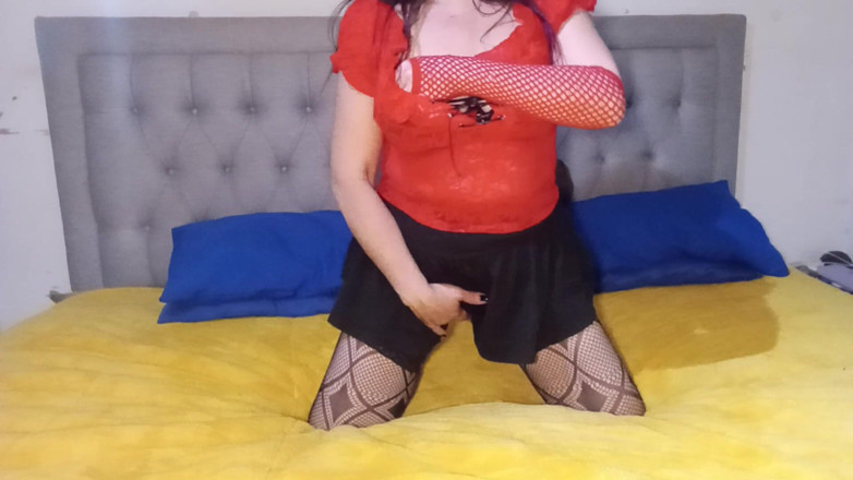 Petitepussylatina: Confessioni a letto di una latina matura e piccola