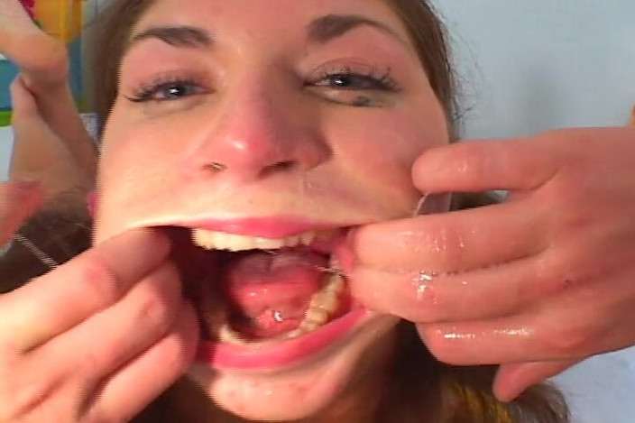 Nikky Thorne's Teen Club: Cute Teen Fucked for the First Time - Bic_324