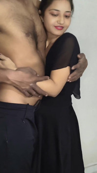 Fete indiene sexy studente în costum negru - pizdă frumoasă strâmtă