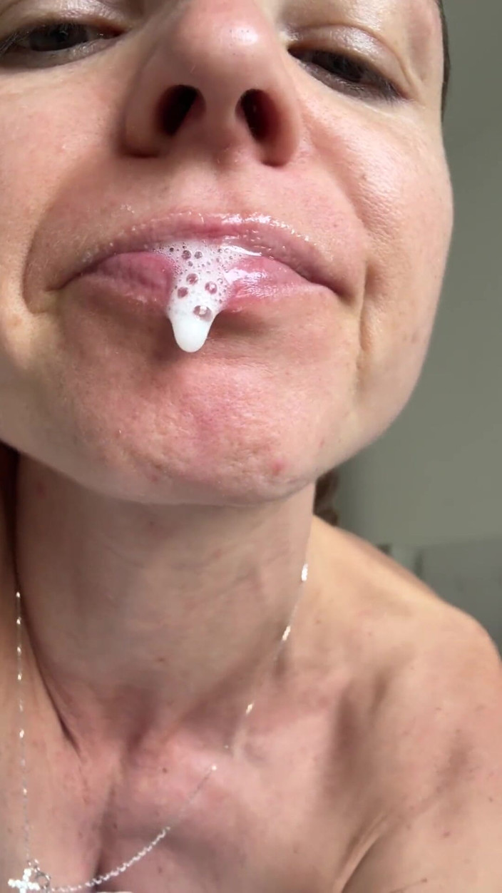 Gina Gerson: Solo Saliva Fetish