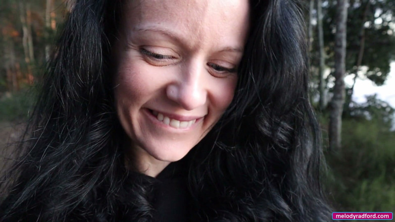 Melody Radford: Von fremden gefingert
