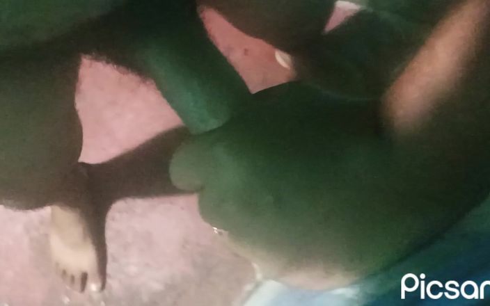 Indianboy4545: 큰 자지를 따먹는 인도 남성 핸잡