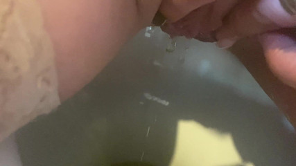 MilfyCalla: A Litlle Pee。你能喝这个吗？