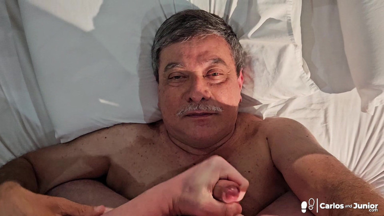 Carlos And Junior: Chłopiec cumming na ojczymu