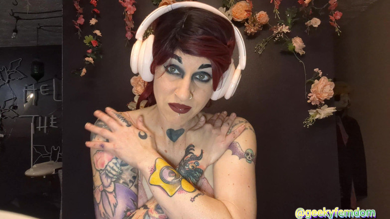 Geeky Femdom: Futa Gamer Girl