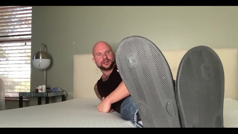 Jasons feet: Ga gewoon liggen met mijn voeten centimeters van je gezicht